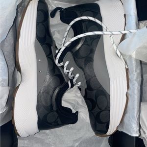 New Coach C270 Sig Tech Runner C5774 Black/Grey -Size 7.5 women’s
